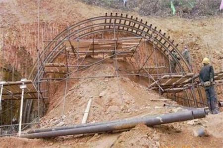 道孚钢花管锚杆施工